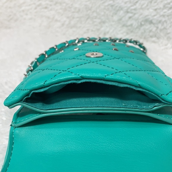 Badgley Mischka Phone Case and Purse - Picture 11 of 11